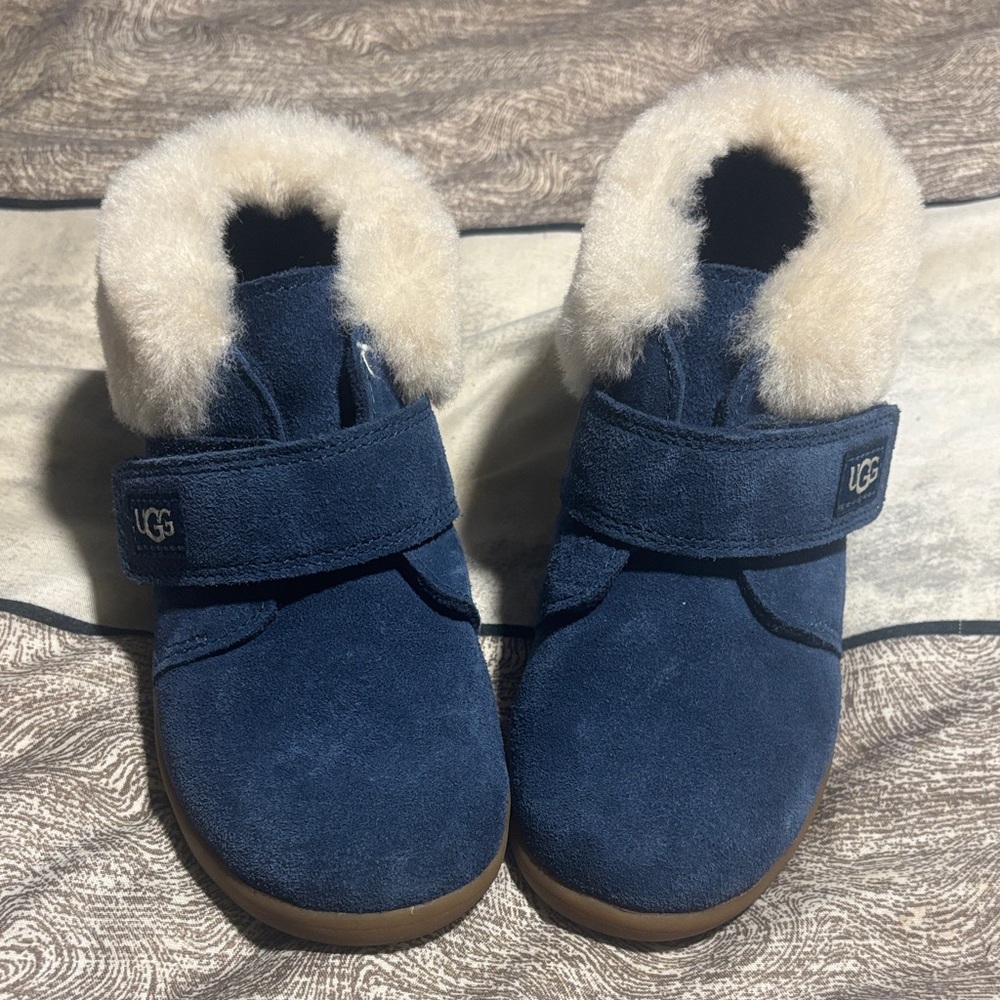 UGG Navy Suede Boots with Cream Fur